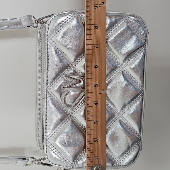 5/25 ❤️ Steve Madden Silver Metallic Crossbody Bag New without tags - Picture 2 of 7